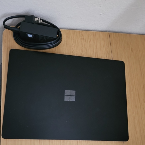 2019 Microsoft Surface Laptop 2 - Picture 1 of 6